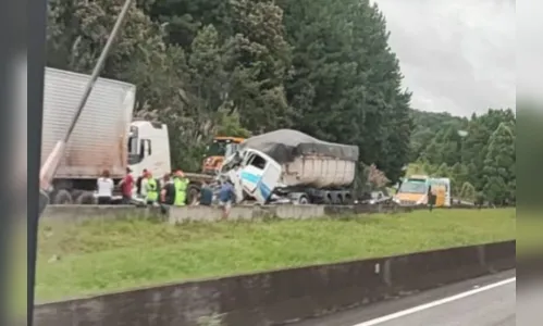 Acidente entre carro e caminhões deixa dois mortos na BR-116