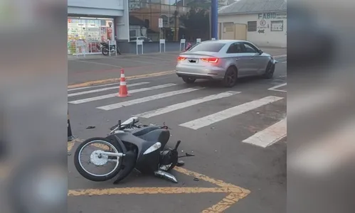 Acidente no centro de Apucarana deixa motociclista ferida