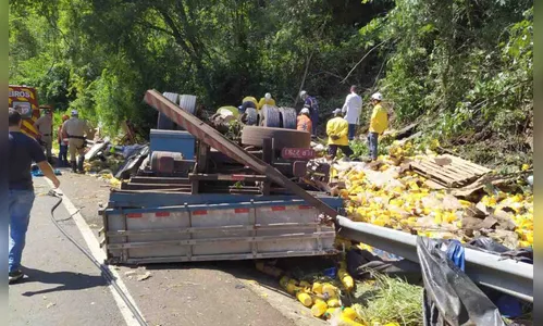 Motorista de caminhão carregado com chopp morre em grave acidente