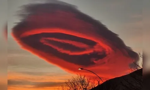 Nuvem em formato de ovni assusta moradores da Turquia; vídeo