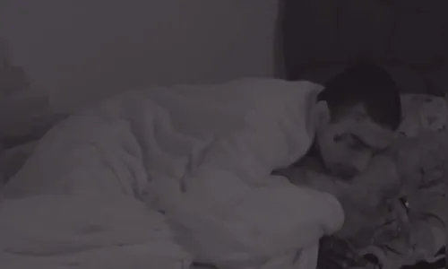 BBB23: MC Guimê faz piada e atrapalha 'edredom' de Fred e Larissa