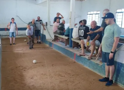 As quatro melhores duplas do evento esportivo receberam troféus