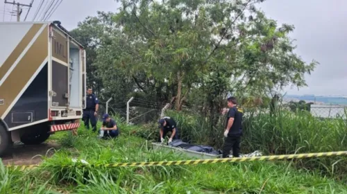 Corpo foi encontrado por moradores na Avenida Santa Catarina