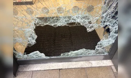 Dois furtos em comércio são registrados na madrugada, em Apucarana