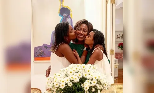 Em 2009, Glória Maria adotou as duas filhas após temporada na Bahia