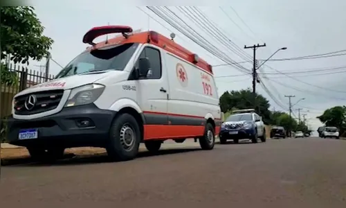 Mulher nua, comendo papel higiênico mobiliza socorro no PR