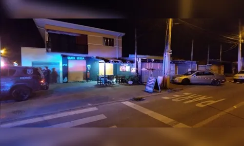 Homem é executado com seis tiros na cabeça enquanto estava no bar