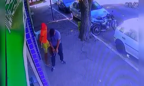 Homem é executado a tiros dentro de lotérica no Paraná