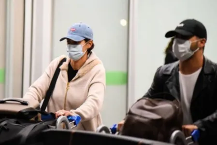 Michelle Bolsonaro desembarcou no Aeroporto Internacional de Brasília