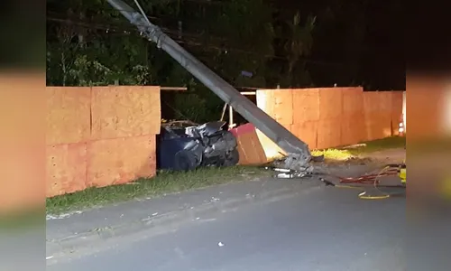 Motorista atinge poste de luz e deixa milhares sem energia no PR