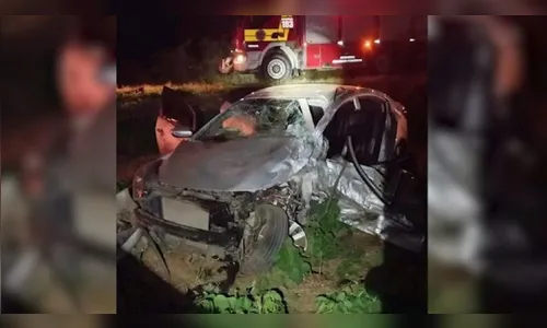 Motorista fica em estado grave após capotar o carro na Rodovia do Café