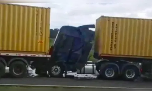 Engavetamento na BR-116 causa interdição e mais de 14 Km de fila