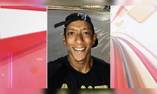 Jovem em surto ameaça policiais com picareta e é morto com seis tiros