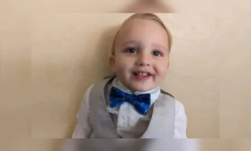 Criança sobrevive após bateria ficar presa na garganta