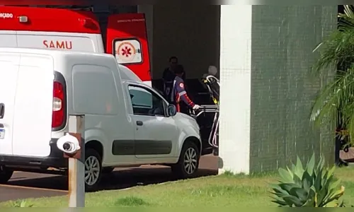 Trabalhador de Arapongas fica ferido após cair em supermercado