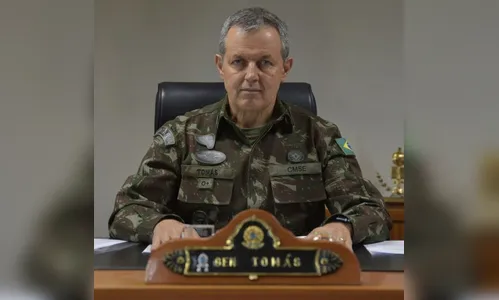 Lula demite comandante do Exército; substituto será o general Paiva