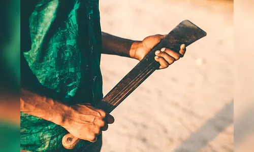 Sobrinho arranca dedo de tio a golpes de facão em Apucarana