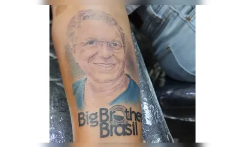 Fã de BBB tatua rosto de Boninho: “Em busca de realizar meu sonho