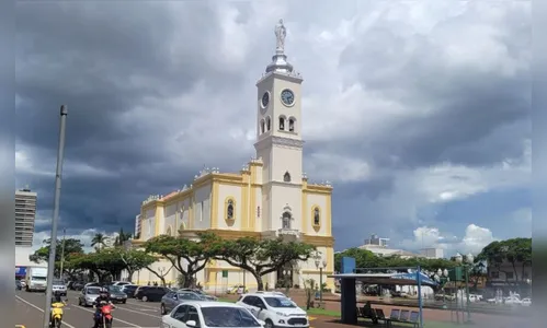 Pintura da Catedral de Apucarana entra na reta final