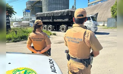 PM recupera mais de 30 sacos com fertilizantes saqueados de caminhões