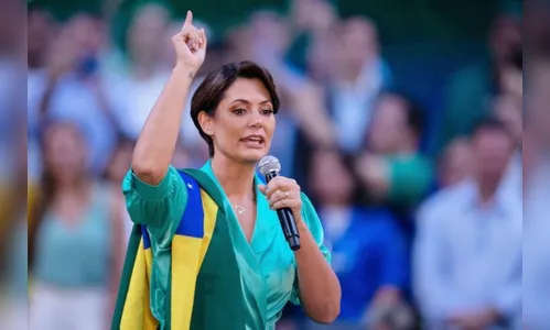 Senador Flávio Bolsonaro diz que Michelle é bom nome para 2026