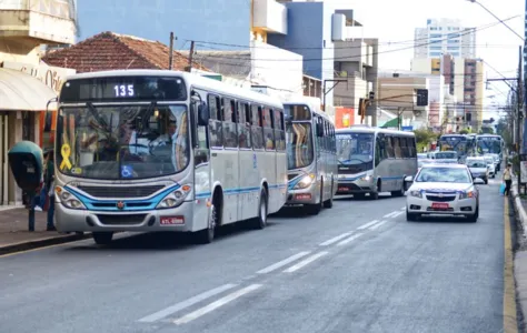 Quinze mil passageiros utilizam diariamente o transporte coletivo de Apucarana