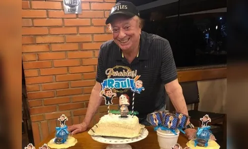Raul Gil comemora 85 anos e ganha festa inspirada nele mesmo