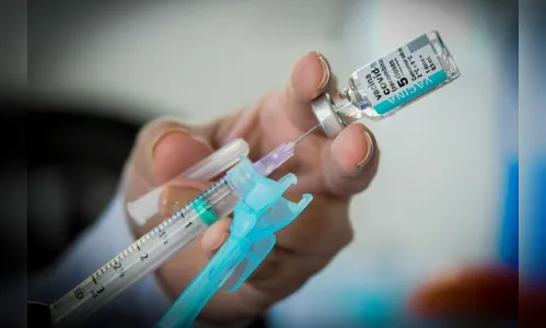 Brasil começa a vacinar com bivalente da Pfizer em 27 de fevereiro