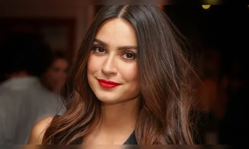 Grávida, Thaila Ayala posa nua com o filho em meio à natureza; veja