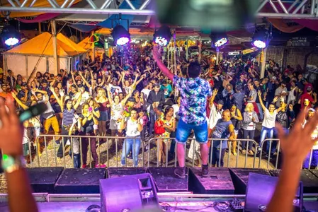 muita música, praça de alimentação e ações gratuitas para toda família