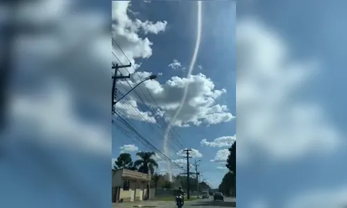 Fenômeno conhecido como ‘Demônio de poeira’ chama atenção no Paraná