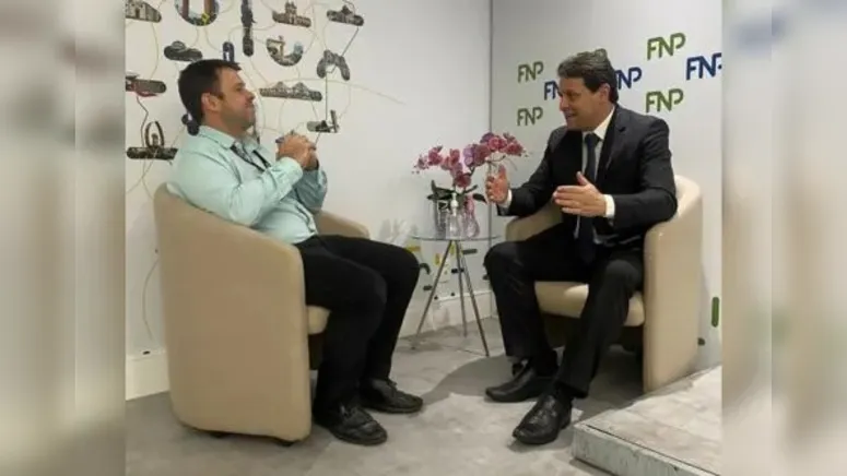 Imagem ilustrativa da notícia Prefeito de Apucarana defende projetos na FNP