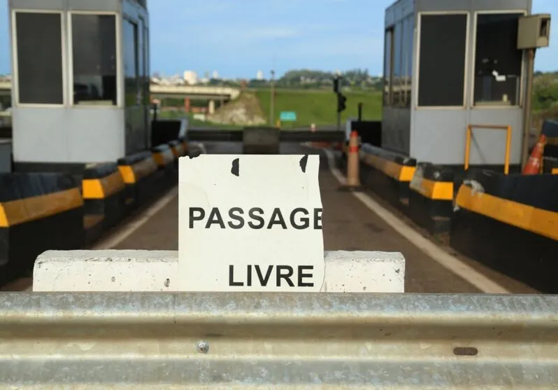 A solenidade iria anunciar a delegação de dois lotes de rodovias paranaenses ao governo federal