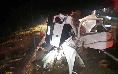 A vítima fatal conduzia o carro que bateu de frente com um ônibus