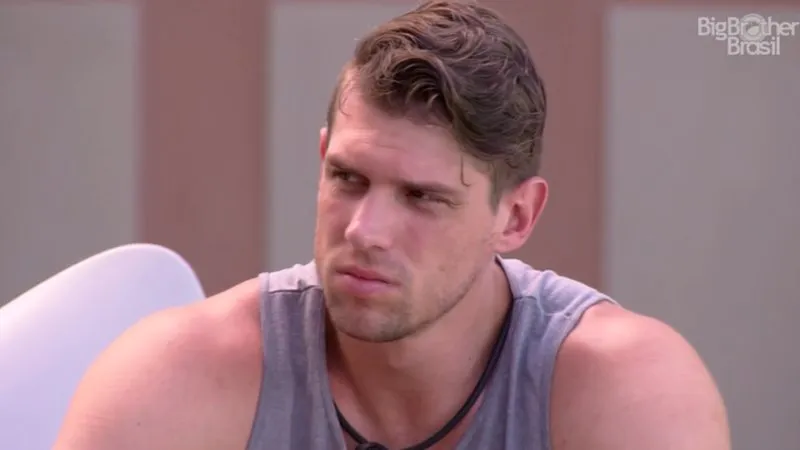 Cristian contou que Key Alves tem ciúmes de Larissa