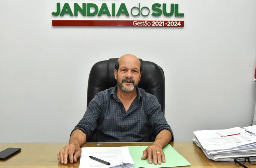 Dionísio Costa Alves (Podemos), popular Fifa, assumiu interinamente o comando da Prefeitura