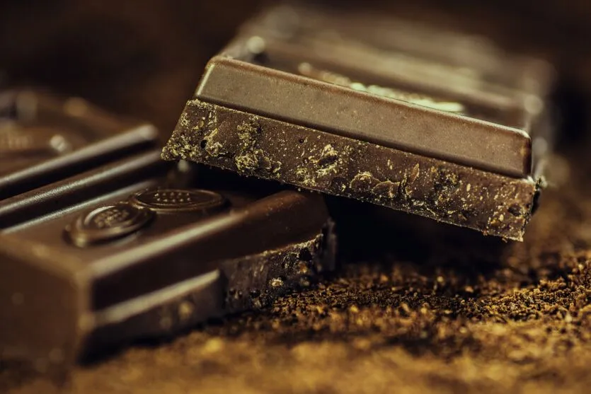 No estudo, especialistas apontaram a existência de fragmentos de metais pesados e tóxicos em chocolates de marcas famosas