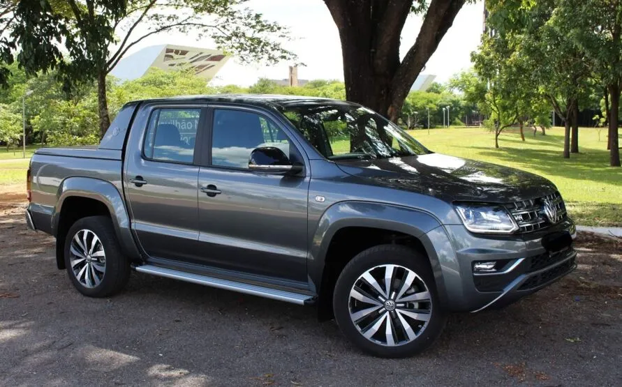 O VW Amarok foi levado do dono na Rua Cristiano Kussmaul