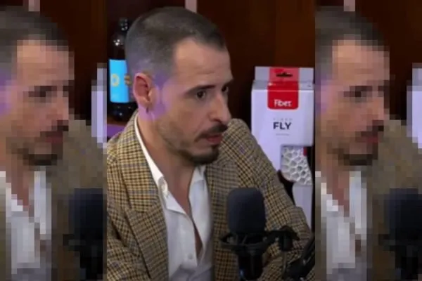 O coach investe seu tempo em solucionar “problemas de relacionamento e masculinidade”