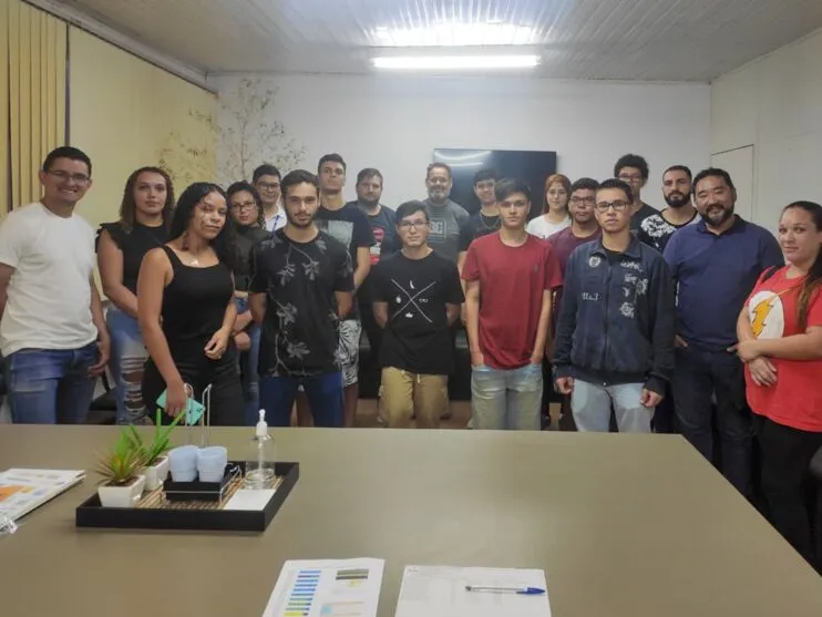 O curso é realizado no período noturno e conta com uma turma de 16 alunos