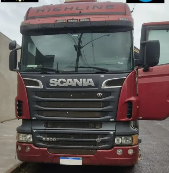 Um caminhão Scania roubado nesta segunda-feira (20), em Ortigueira, foi recuperado na tarde desta terça-feira (21)