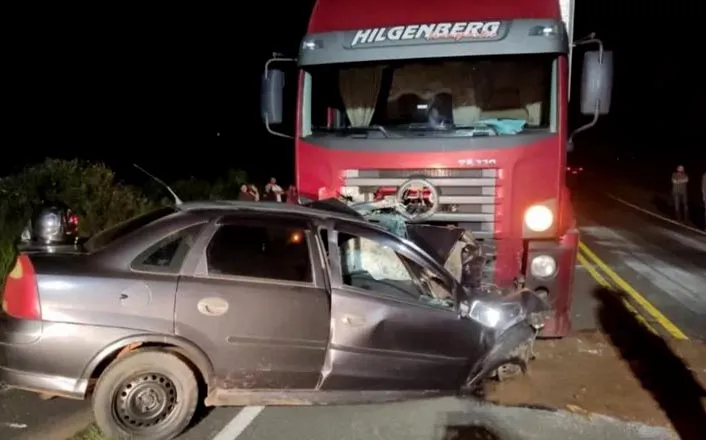 A batida foi no km 224 na região da localidade de Barro Preto, em Ventania