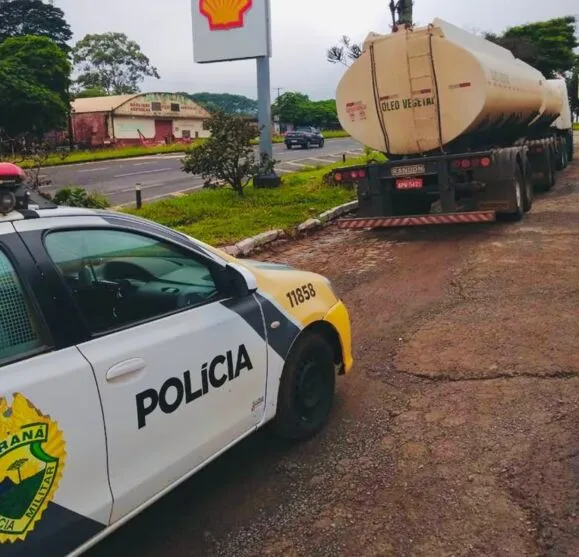 A carreta foi roubada em Palmeiras