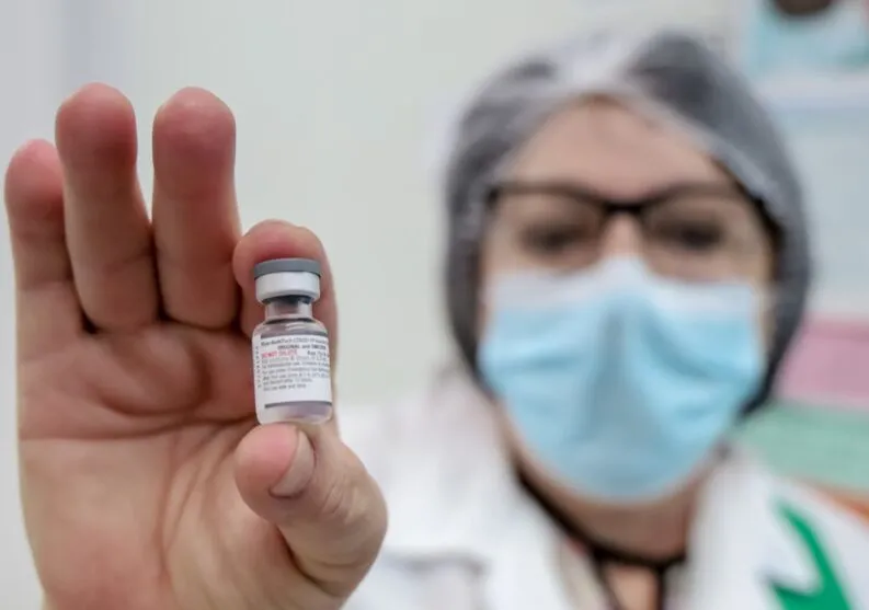 Apucarana amplia, a partir desta quinta-feira (16), a oferta da vacina Pfizer bivalente contra a Covid-19 para novos públicos
