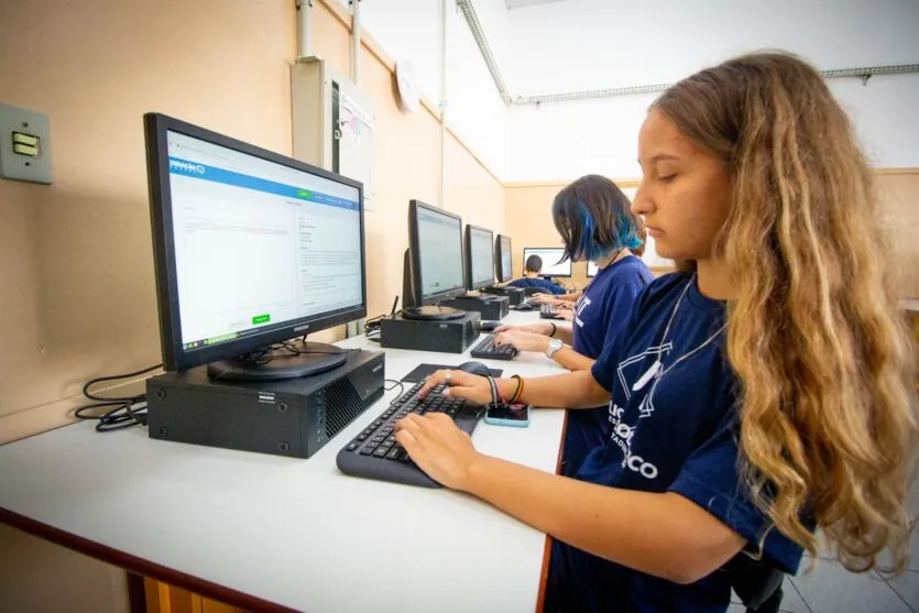 As atividades propostas na plataforma foram elaboradas por uma equipe de professores