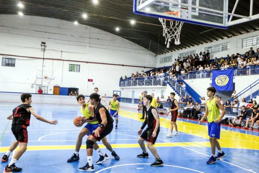 Basquete é uma das modalidades dos Jogos Escolares