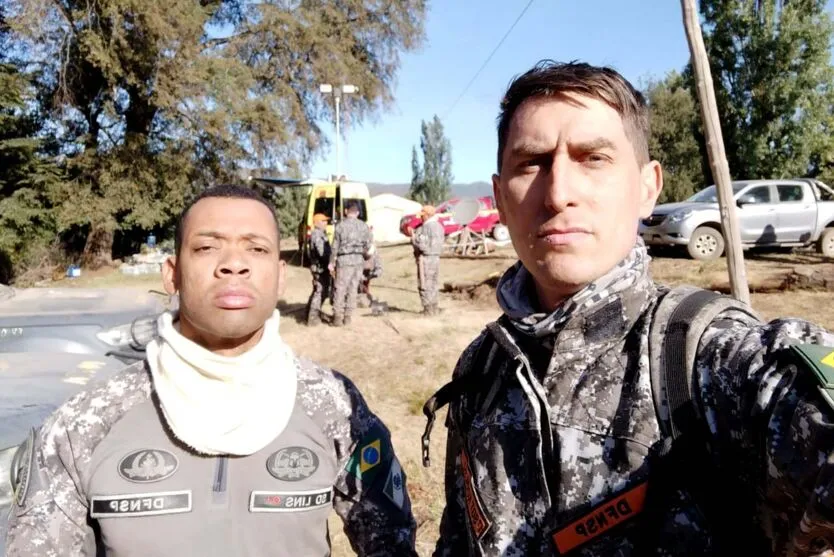 Equipe paranaense que integra a Força Nacional no combate aos incêndios no Chile