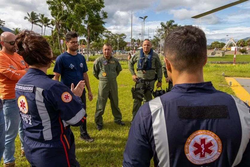 Equipes atuam no resgate das vítimas