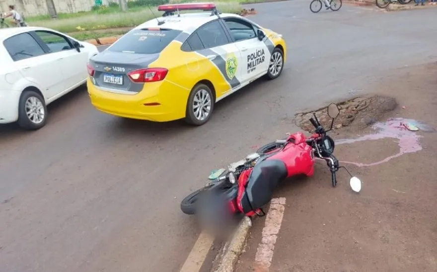 Gestante tem pé amputado após acidente entre moto e carreta no Paraná