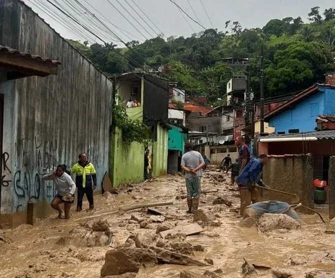 Já foram identificados sete corpos e, então, liberados para o sepultamento